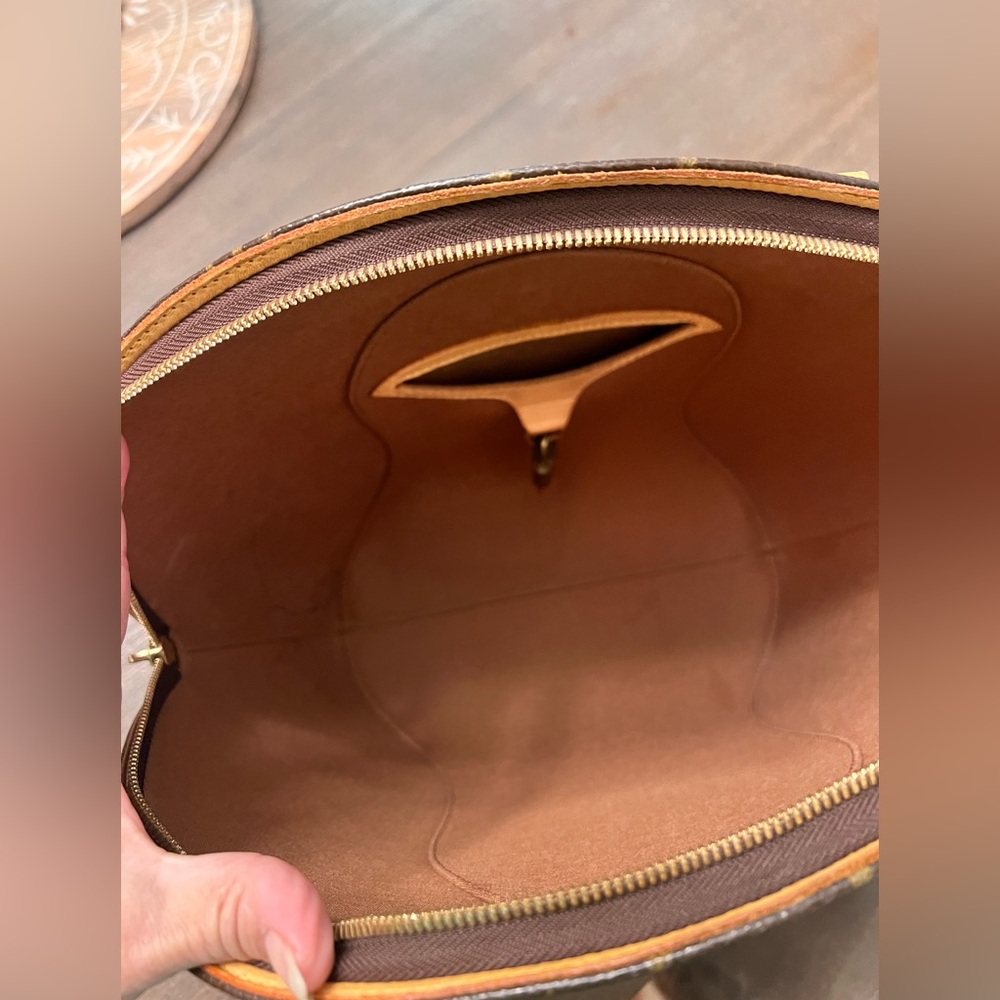 Authentic Louis Vuitton Monogram Ellipse MM π₯° Awesome condition. - Picture 5 of 13